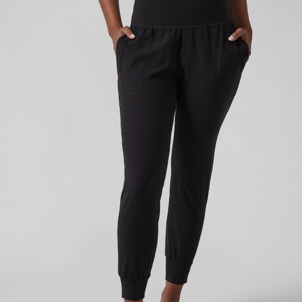 ATHLETA CRUISE JOGGER IN POWERVITA